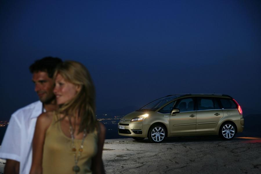  Citroen C4 Grand Picasso 2007 года  (фото 8 из 133)